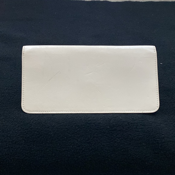 Tory Burch Gigi Ivory Patent Clutch Bag - Picture 2 of 6